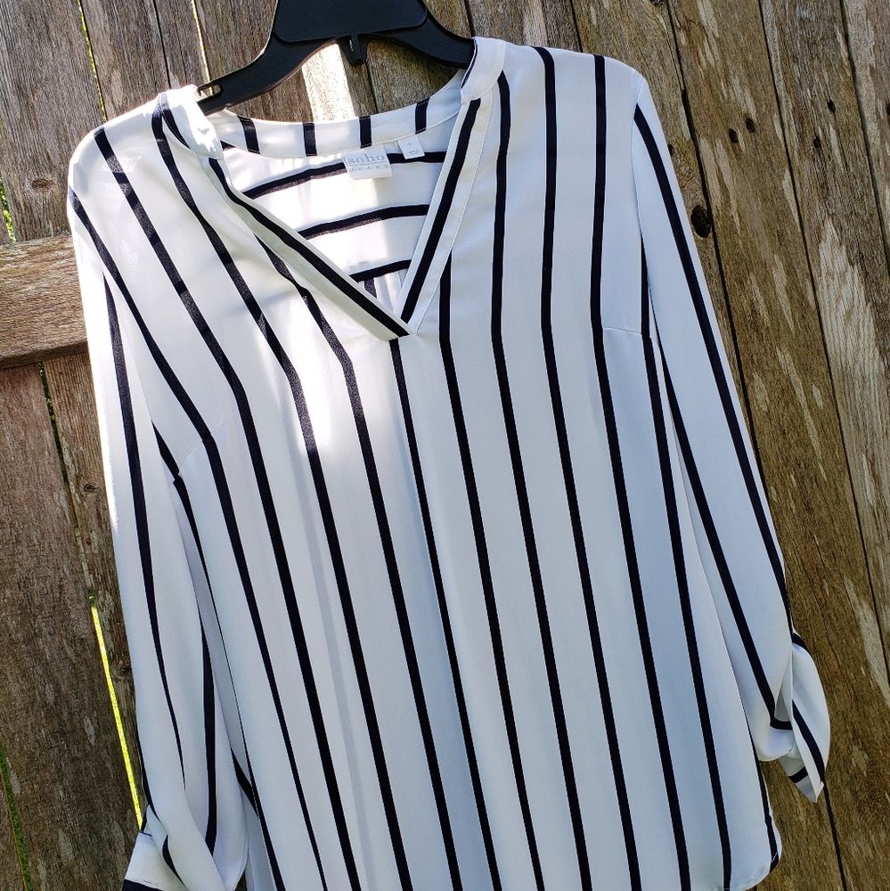 New York and Company flowy tunic, size small